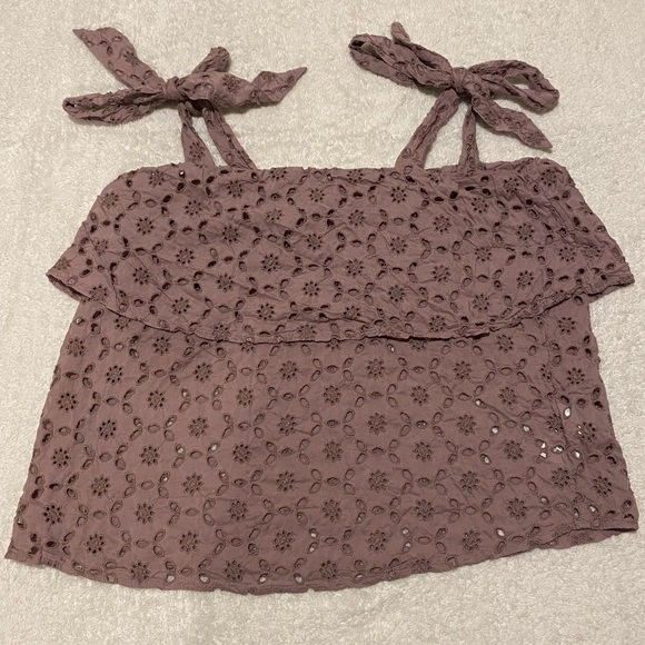 American Eagle - Picture 1 of 4